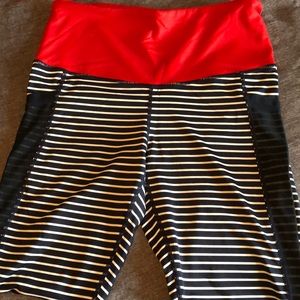 Blue and white stripped leggings with pockets!